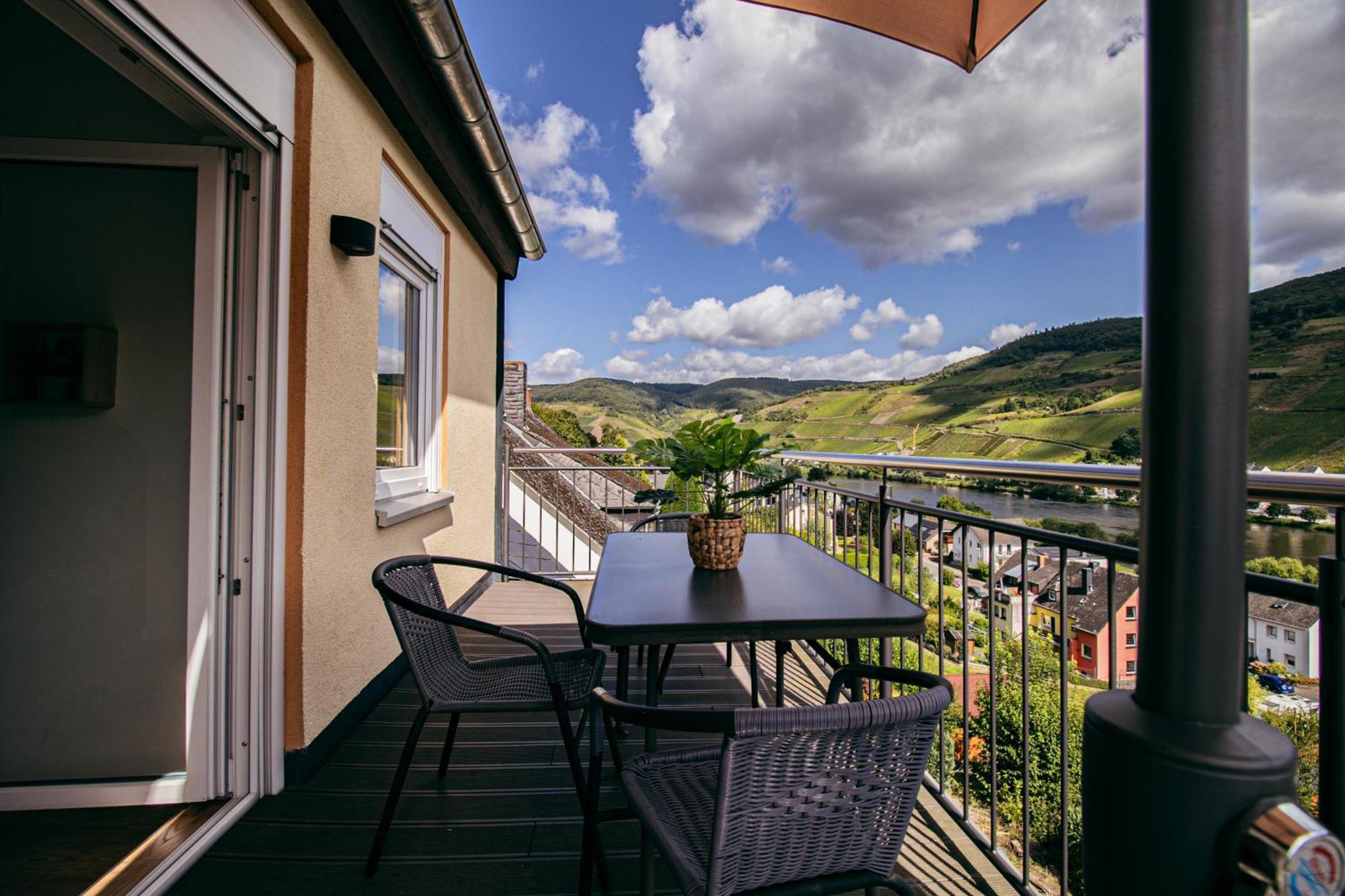 Sky Apartment, Blick Zur Mosel, Grosser Balkon, Kaffeemaschine, Smart Tv Zell an der Mosel Exterior foto